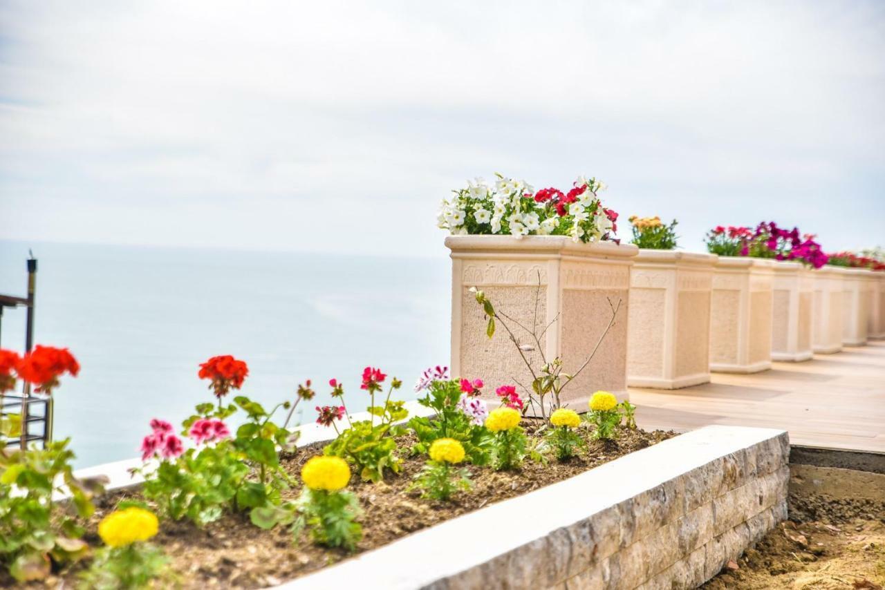 Apartments Blue Heaven Улцинь Экстерьер фото